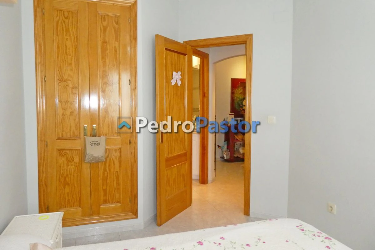 Apartamento de 3 dormitorios en 1ª línea de playa en el km 4 de Las Marinas en Dénia.
