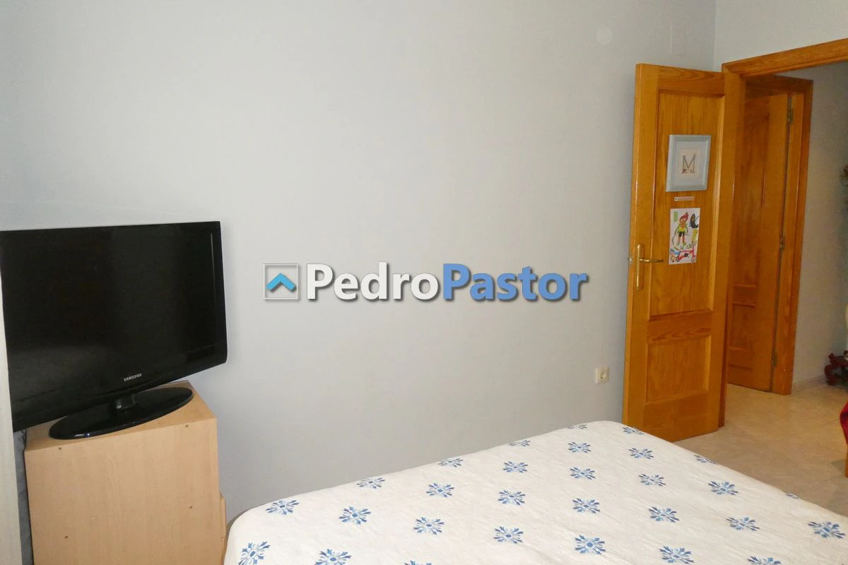 Apartamento de 3 dormitorios en 1ª línea de playa en el km 4 de Las Marinas en Dénia.