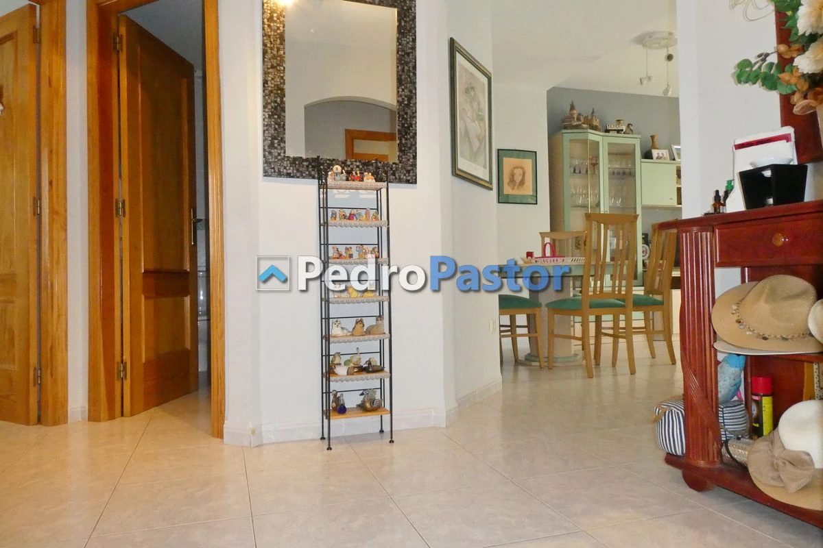 Apartamento de 3 dormitorios en 1ª línea de playa en el km 4 de Las Marinas en Dénia.