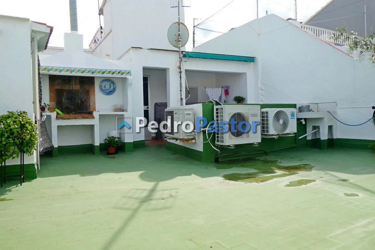 CH075 - Casa de 4 dormitorios en el casco urbano de Dénia