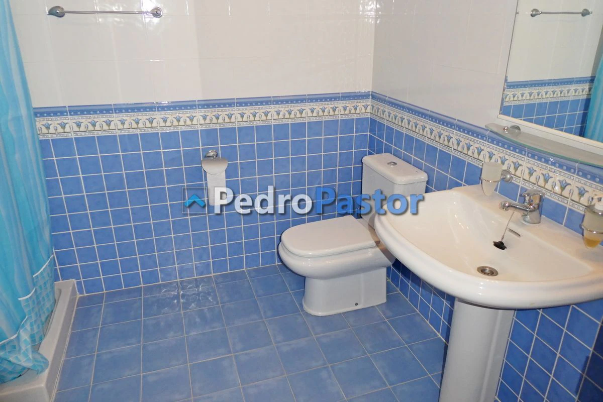 LOC001 - Local comercial en venta en el centro urbano de Denia