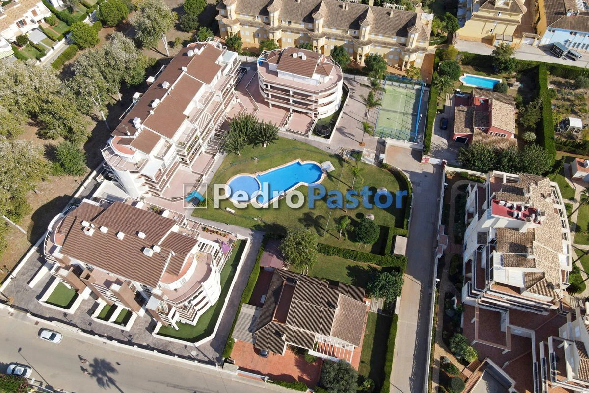 AP215 - Apartamento de 2 dormitorios en 1ª línea de playa en Las Marinas en Dénia