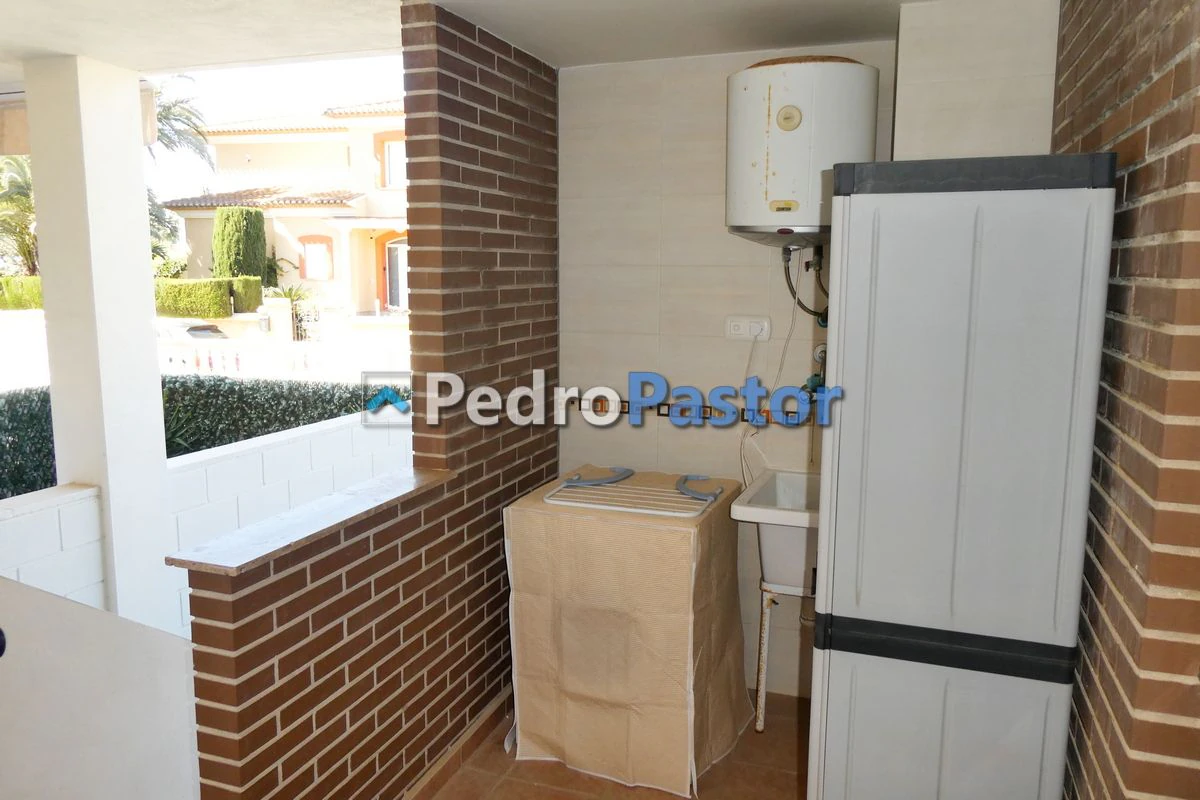 AP215 - Apartamento de 2 dormitorios en 1ª línea de playa en Las Marinas en Dénia