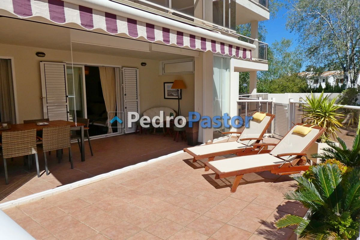 AP215 - Apartamento de 2 dormitorios en 1ª línea de playa en Las Marinas en Dénia