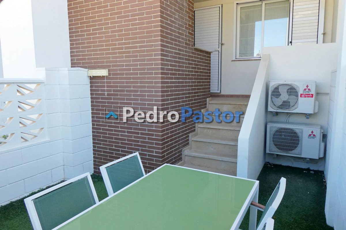 AP215 - Apartamento de 2 dormitorios en 1ª línea de playa en Las Marinas en Dénia