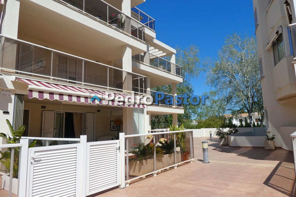 AP215 - Apartamento de 2 dormitorios en 1ª línea de playa en Las Marinas en Dénia