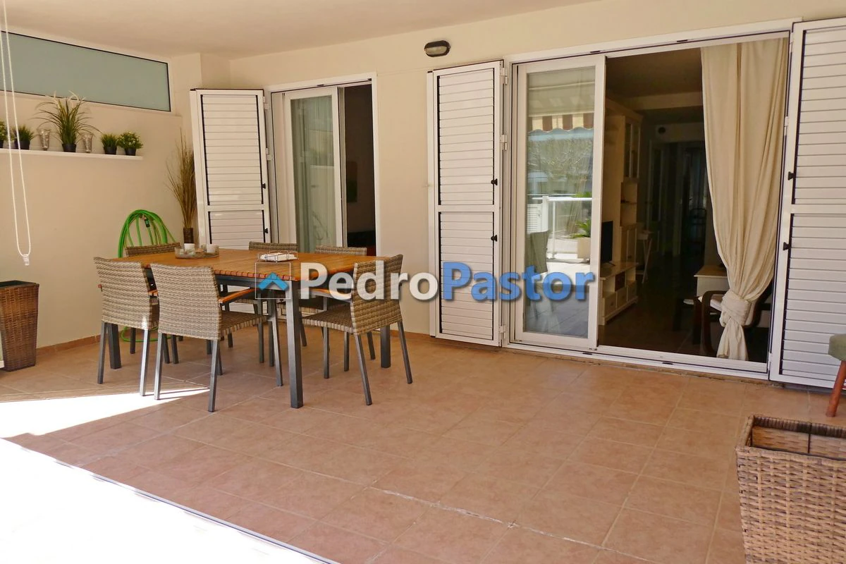 AP215 - Apartamento de 2 dormitorios en 1ª línea de playa en Las Marinas en Dénia