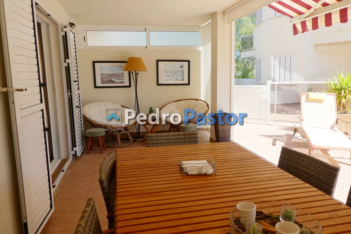 AP215 - Apartamento de 2 dormitorios en 1ª línea de playa en Las Marinas en Dénia