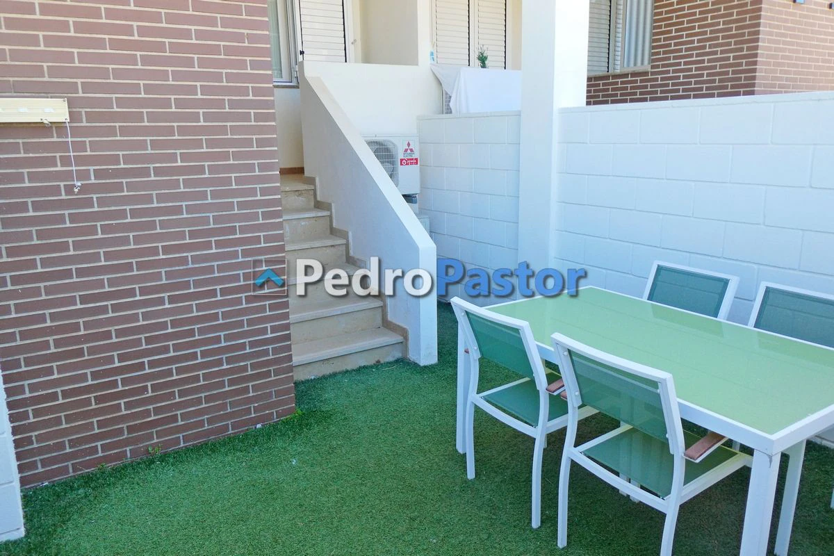 AP215 - Apartamento de 2 dormitorios en 1ª línea de playa en Las Marinas en Dénia
