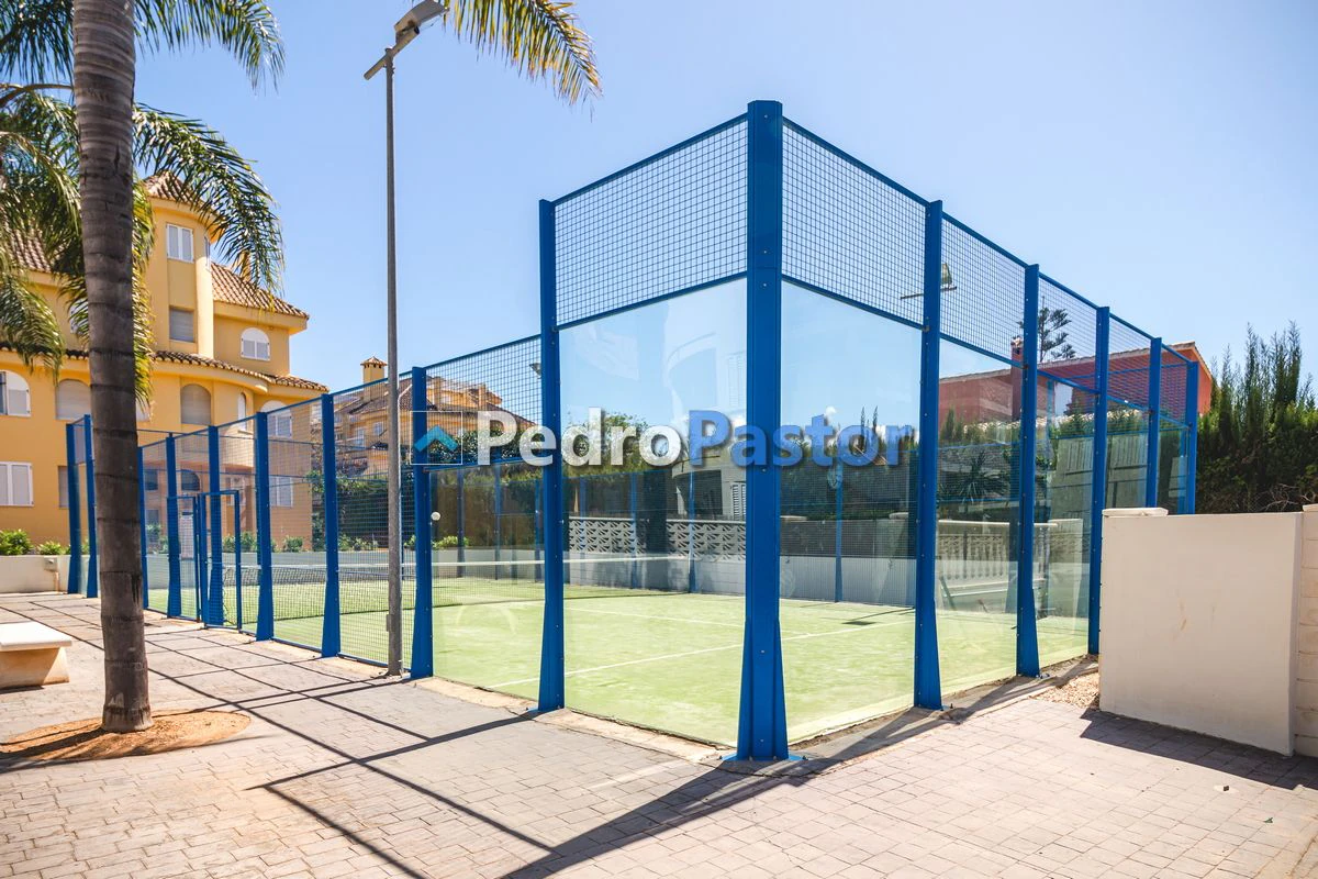 AP215 - Apartamento de 2 dormitorios en 1ª línea de playa en Las Marinas en Dénia