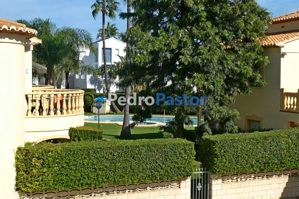 Apartamento de 2 dormitorios en 1ª línea de playa en Las Marinas en Dénia