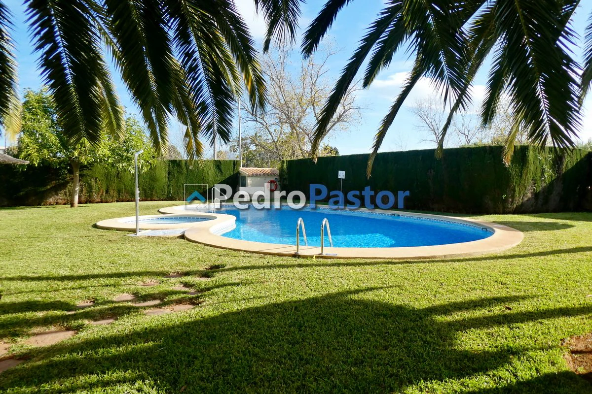Apartamento de 2 dormitorios en 1ª línea de playa en Las Marinas en Dénia
