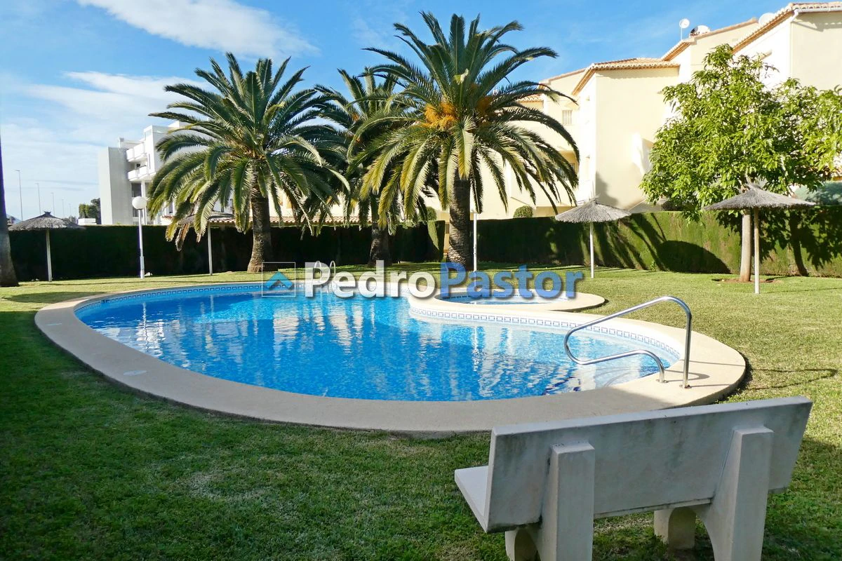 Apartamento de 2 dormitorios en 1ª línea de playa en Las Marinas en Dénia