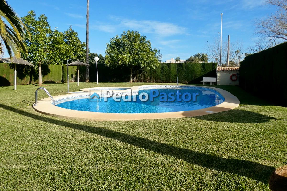 Apartamento de 2 dormitorios en 1ª línea de playa en Las Marinas en Dénia