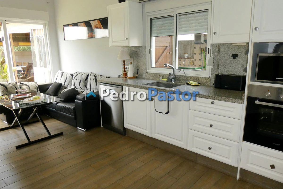 CH083 - Chalet independiente de 5 dormitorios en Els Poblets
