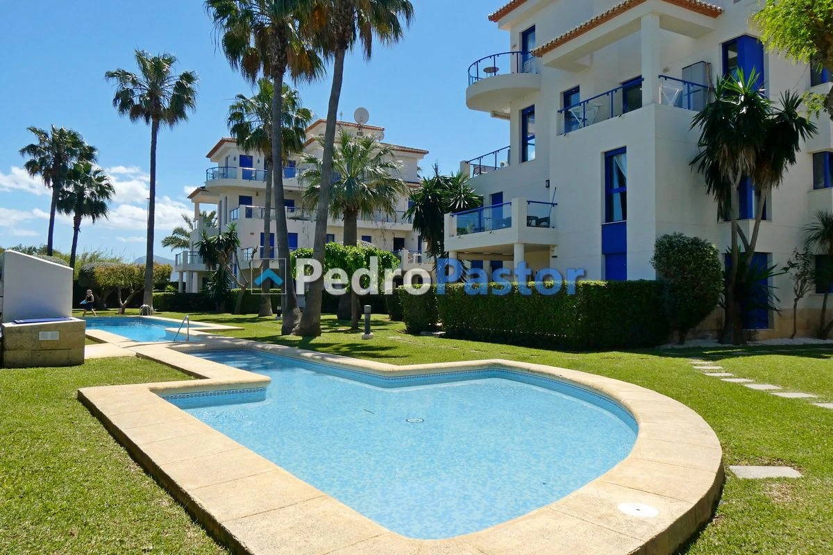 AP224 - Apartamento de 2 dormitorios en 2ª línea de playa en Las Marinas en Dénia
