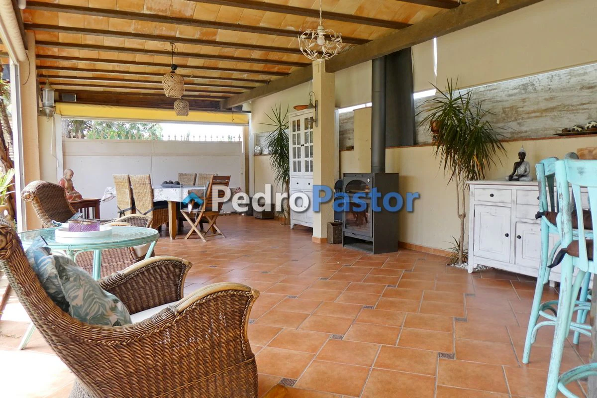 CH083 - Chalet independiente de 5 dormitorios en Els Poblets