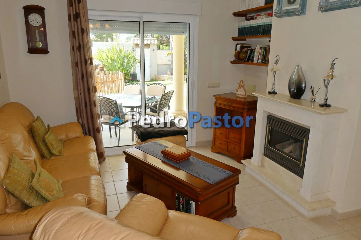 CH083 - Chalet independiente de 5 dormitorios en Els Poblets