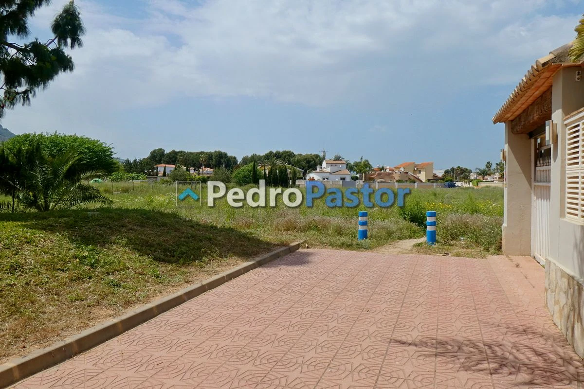 CH083 - Chalet independiente de 5 dormitorios en Els Poblets