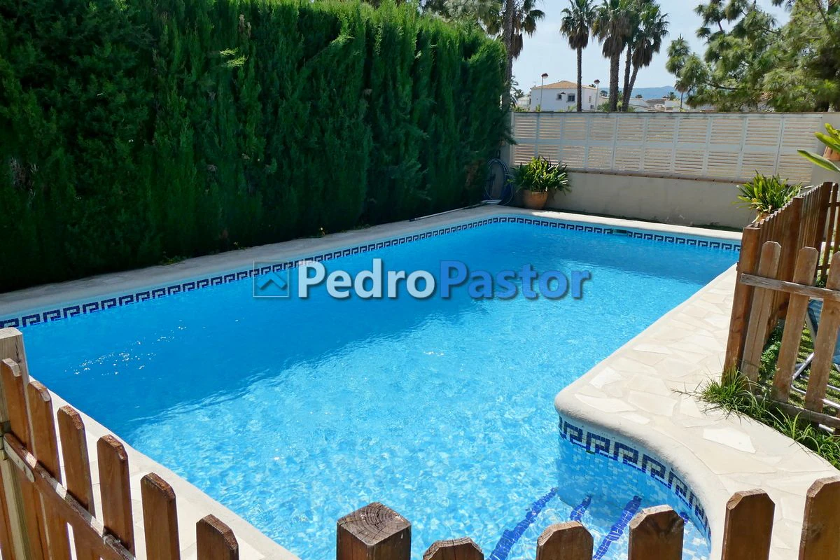 CH083 - Chalet independiente de 5 dormitorios en Els Poblets