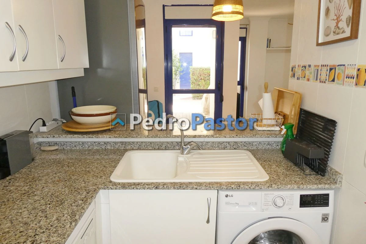 AP224 - Apartamento de 2 dormitorios en 2ª línea de playa en Las Marinas en Dénia