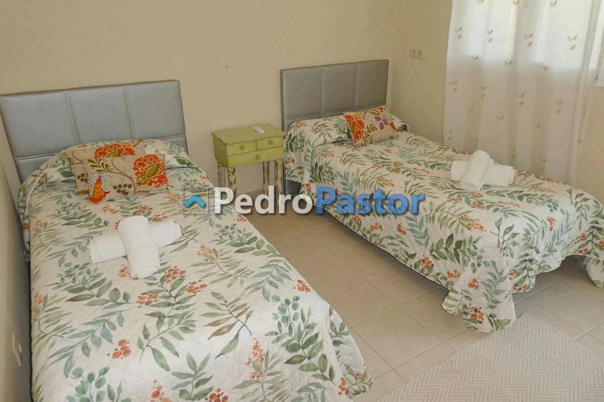 CH083 - Chalet independiente de 5 dormitorios en Els Poblets