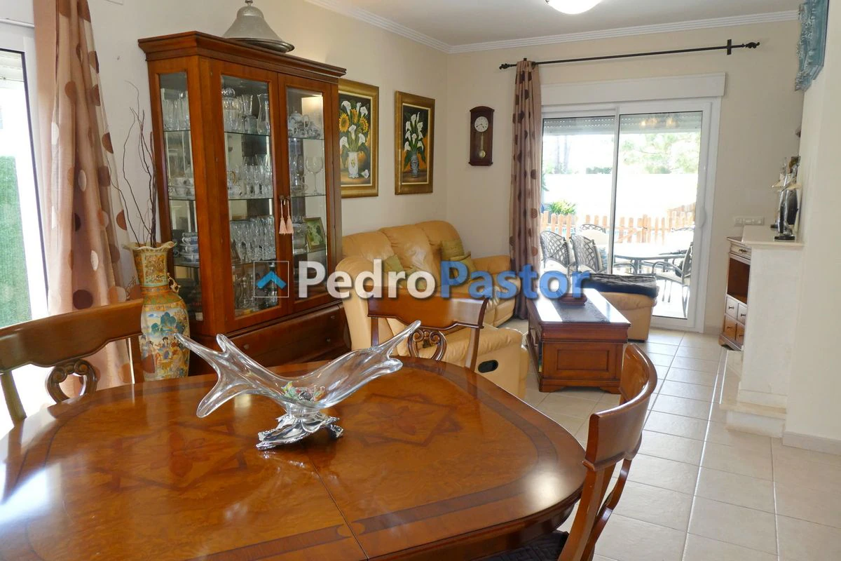 CH083 - Chalet independiente de 5 dormitorios en Els Poblets