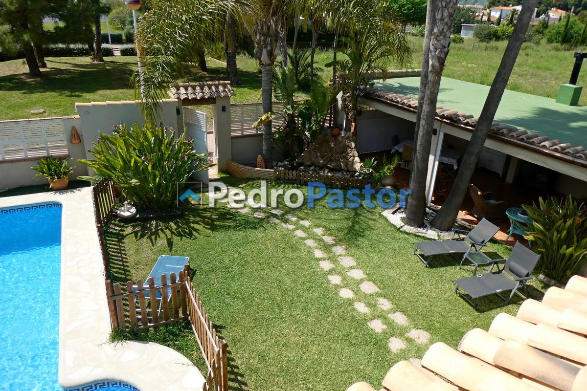 CH083 - Chalet independiente de 5 dormitorios en Els Poblets