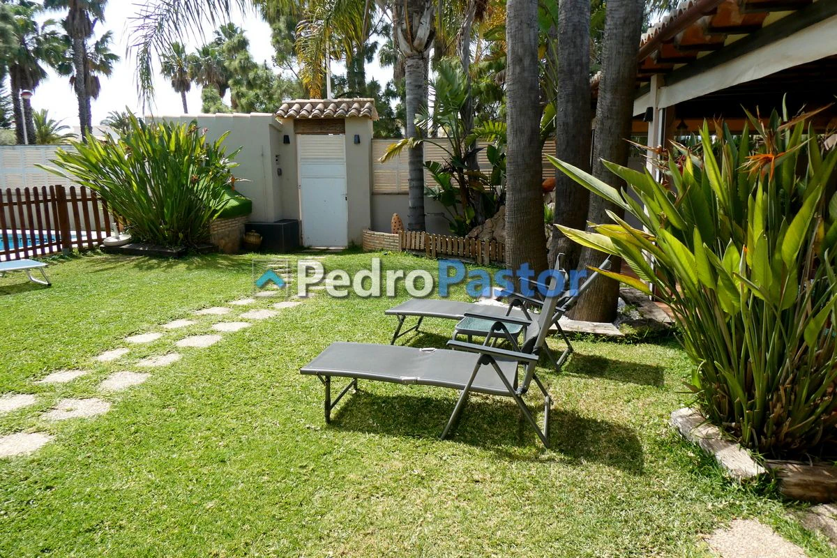 CH083 - Chalet independiente de 5 dormitorios en Els Poblets