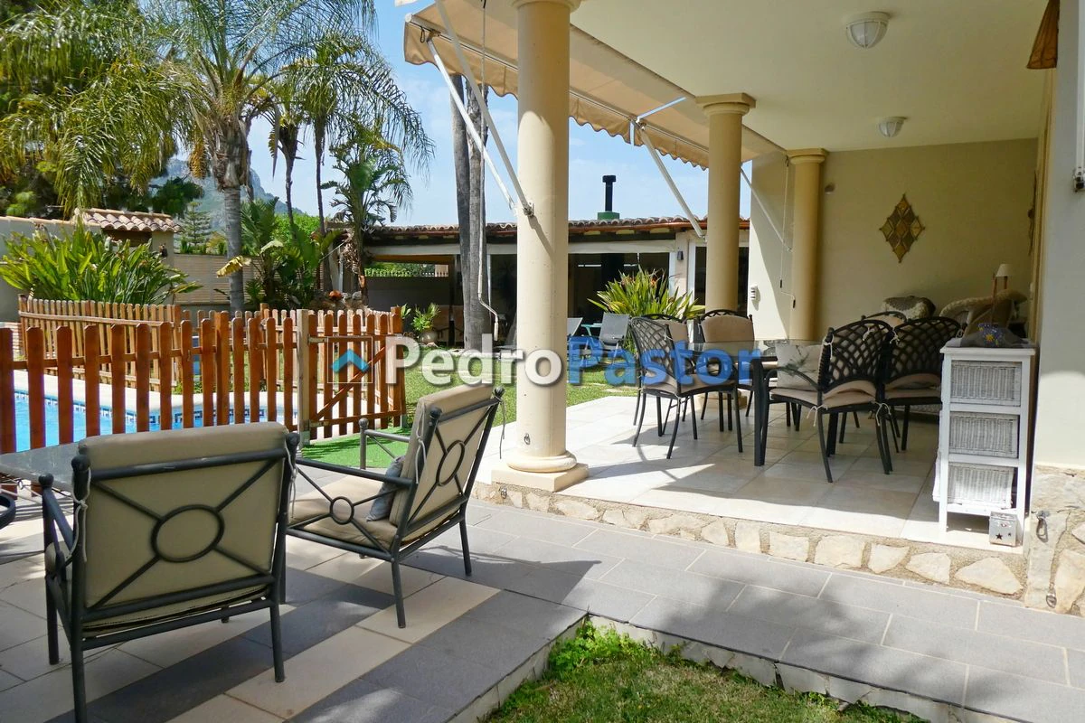 CH083 - Chalet independiente de 5 dormitorios en Els Poblets