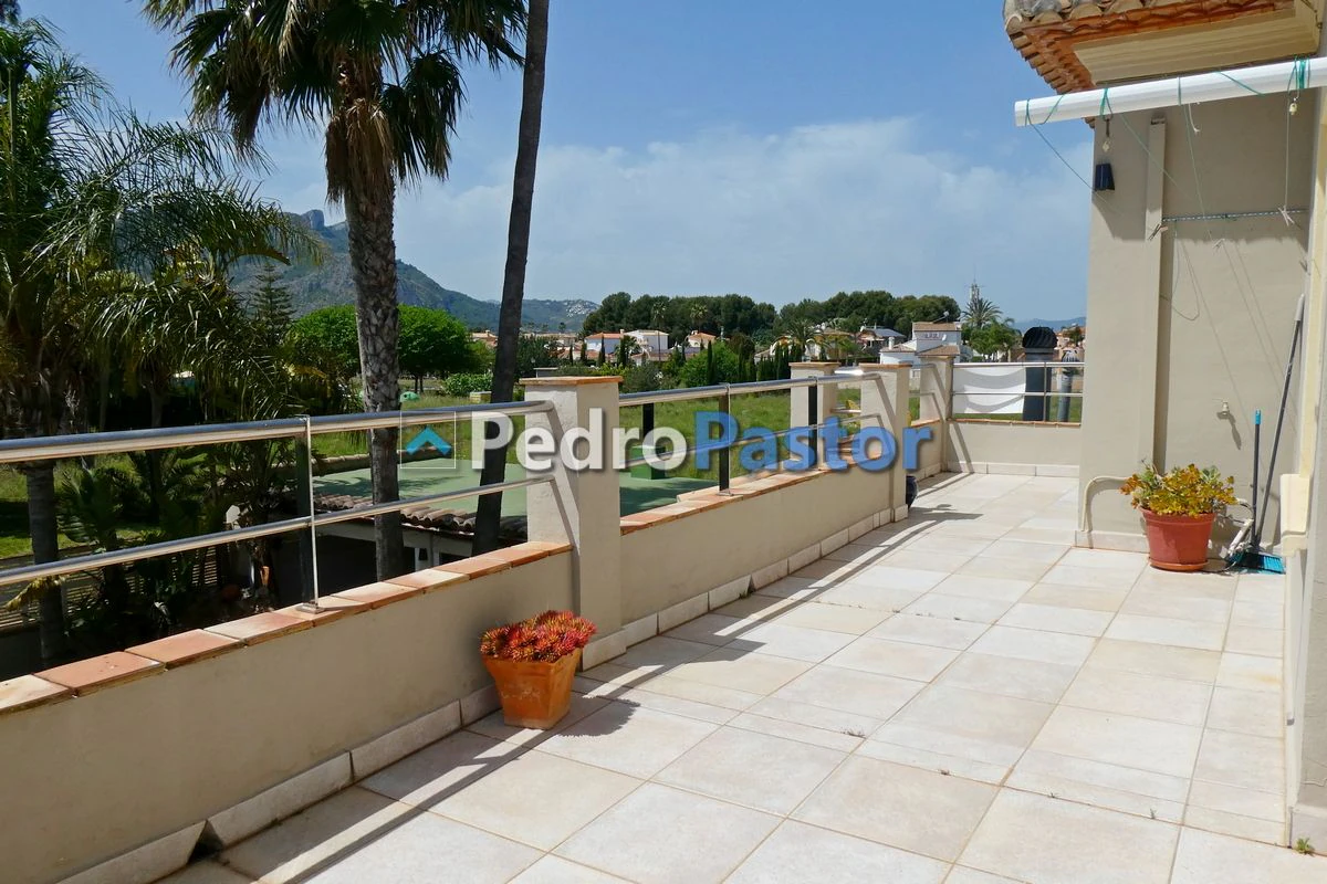 CH083 - Chalet independiente de 5 dormitorios en Els Poblets