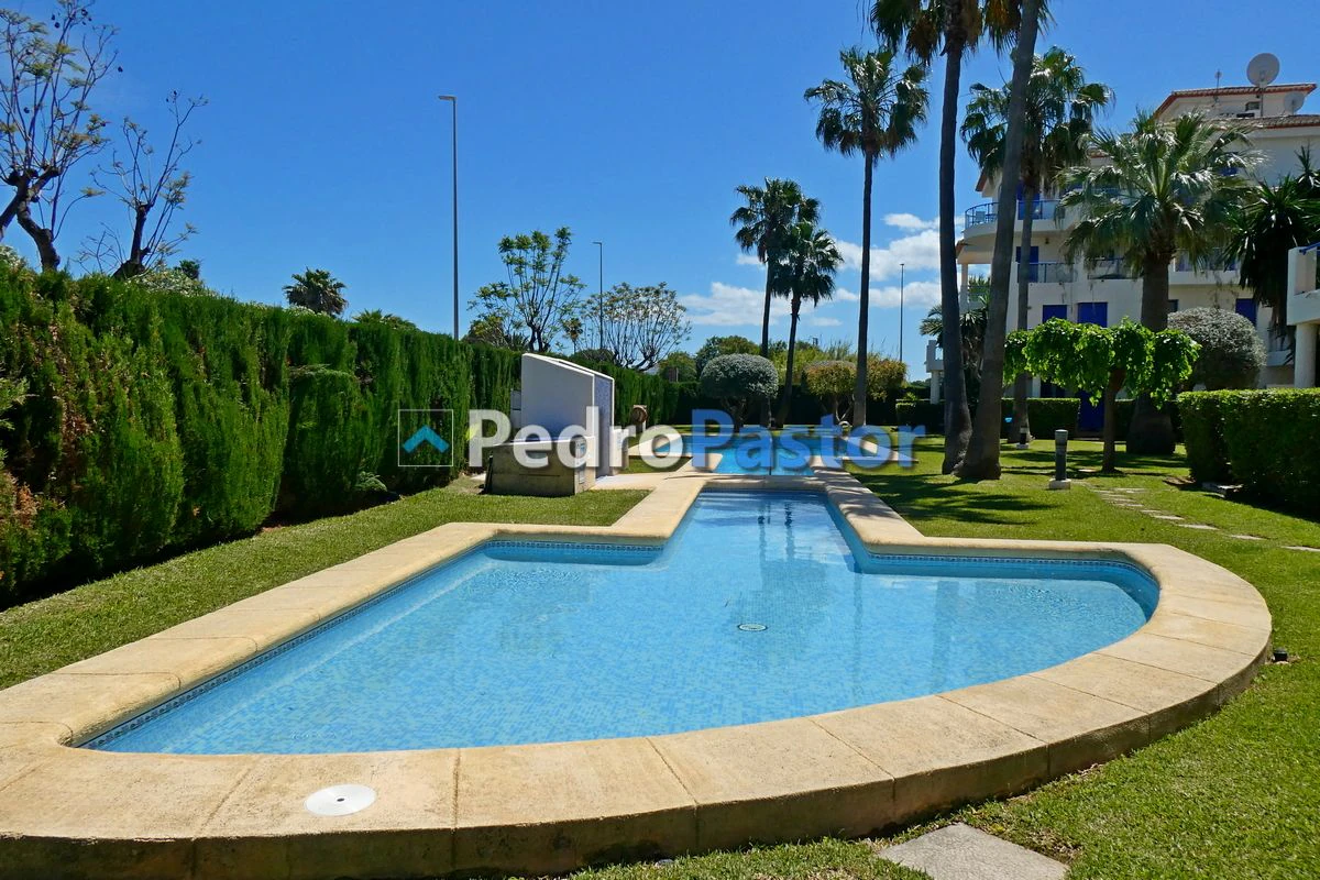 AP224 - Apartamento de 2 dormitorios en 2ª línea de playa en Las Marinas en Dénia