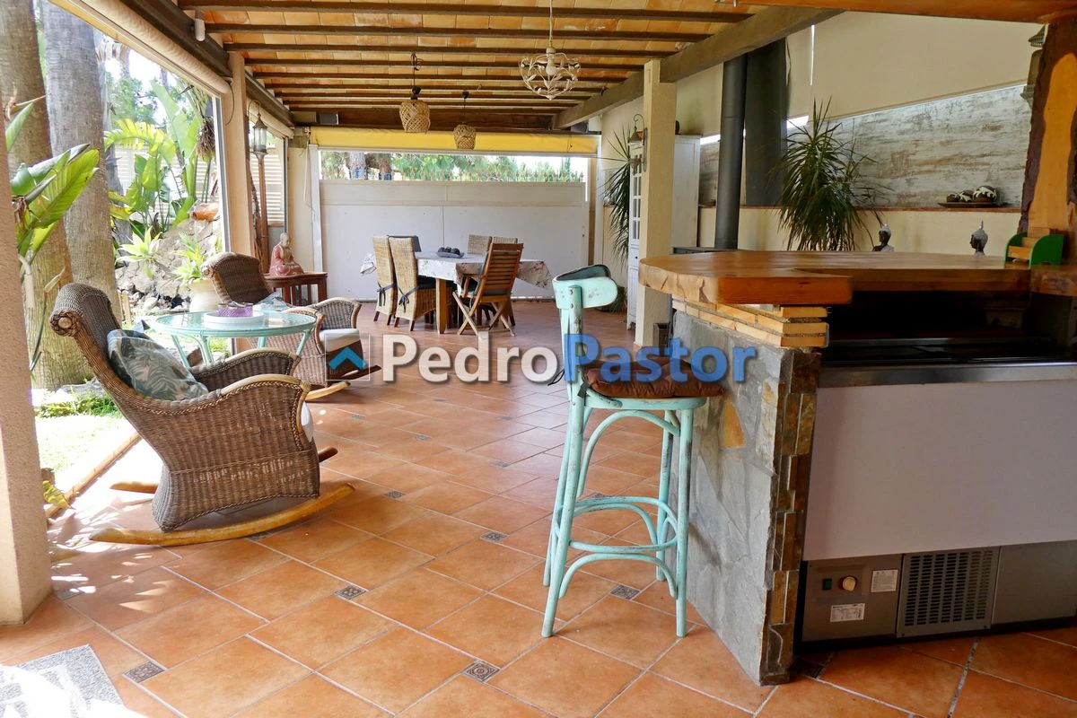 CH083 - Chalet independiente de 5 dormitorios en Els Poblets