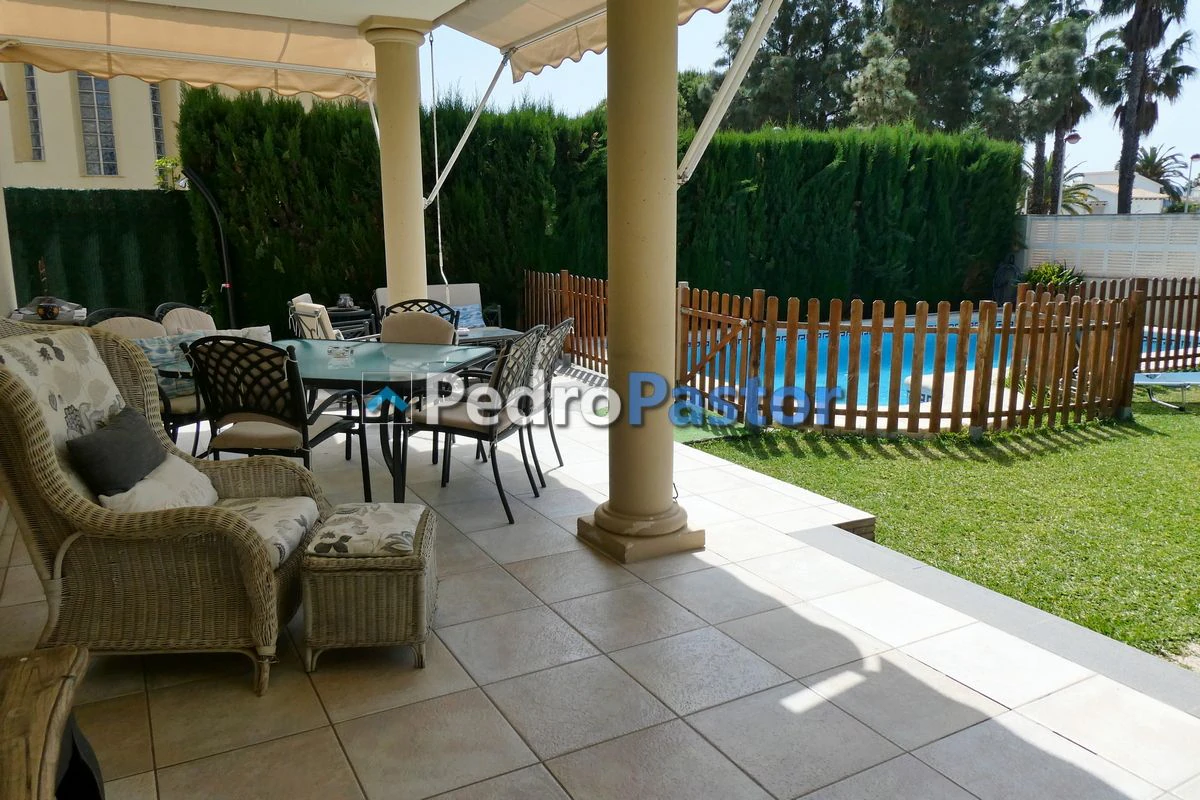 CH083 - Chalet independiente de 5 dormitorios en Els Poblets