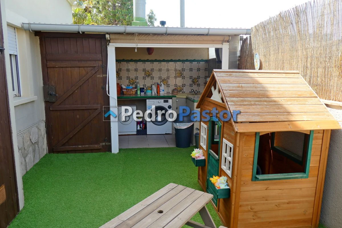 CH083 - Chalet independiente de 5 dormitorios en Els Poblets