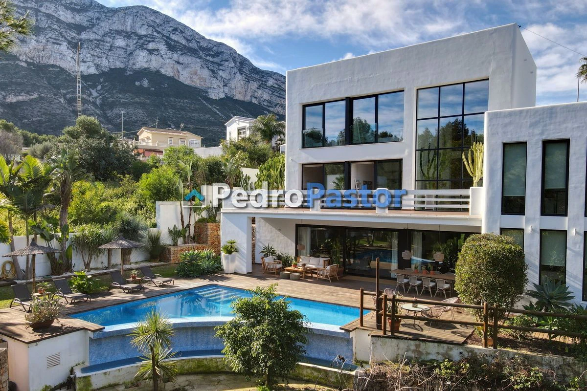 CH076 - Chalet independiente de 4 dormitorios en la zona del Montgó, en Dénia