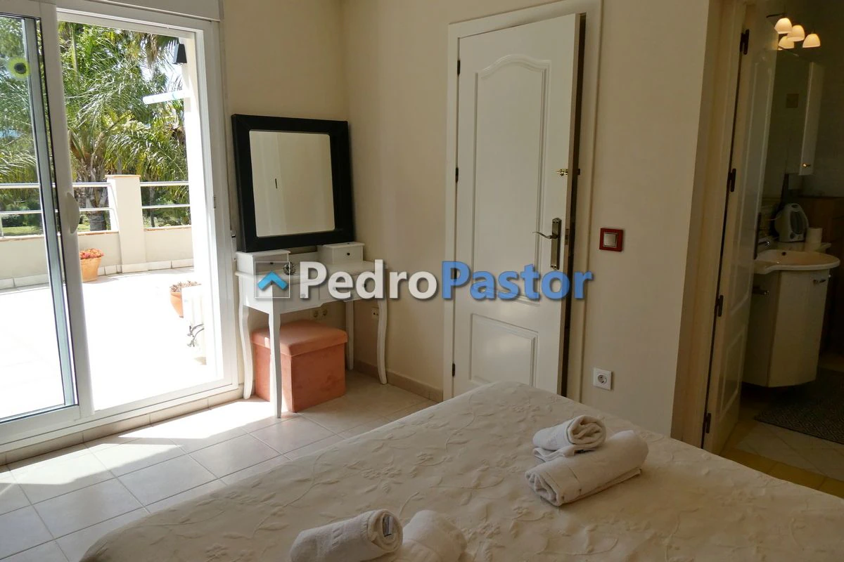 CH083 - Chalet independiente de 5 dormitorios en Els Poblets