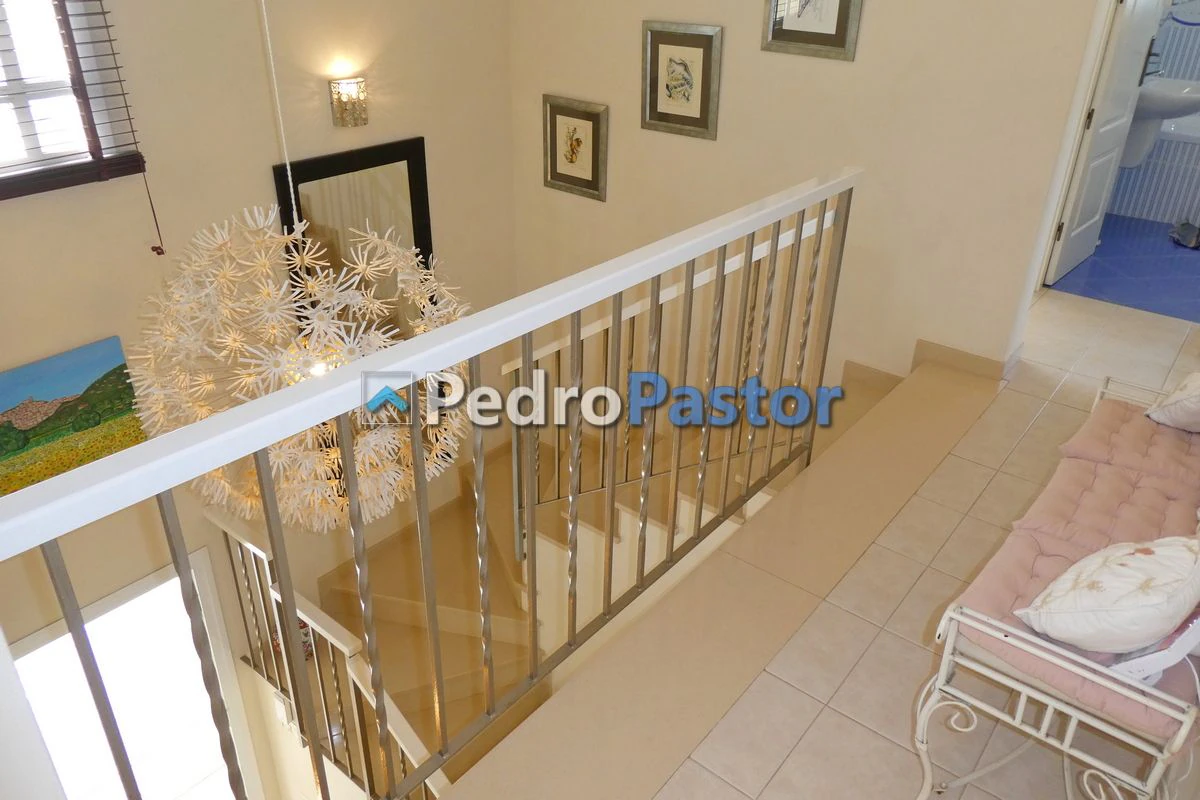 CH083 - Chalet independiente de 5 dormitorios en Els Poblets