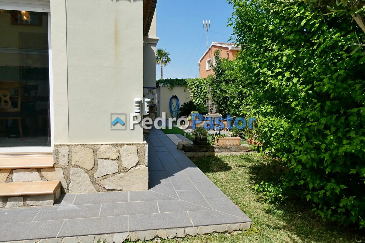 CH083 - Chalet independiente de 5 dormitorios en Els Poblets