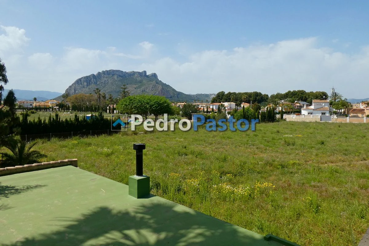 CH083 - Chalet independiente de 5 dormitorios en Els Poblets