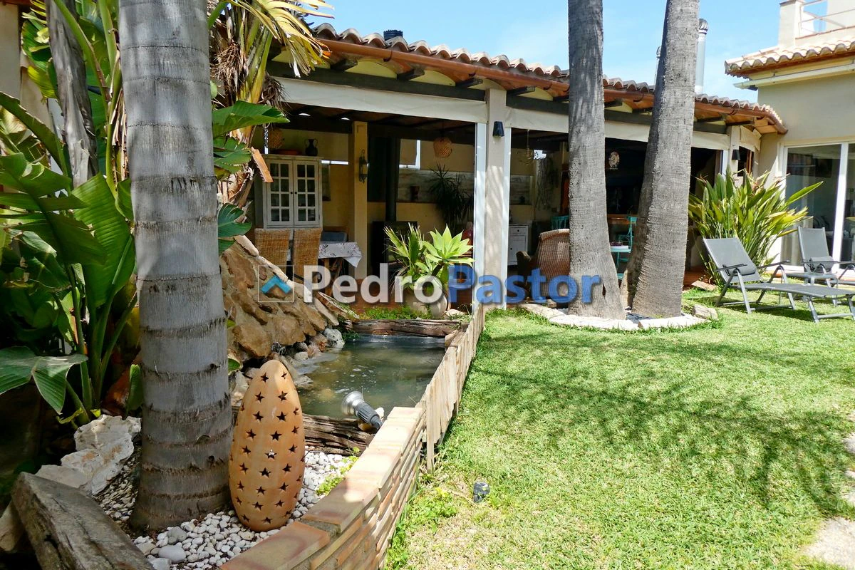 CH083 - Chalet independiente de 5 dormitorios en Els Poblets