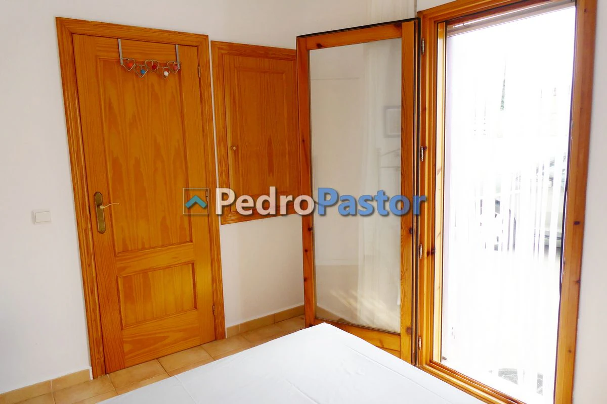 AP194 - Apartamento de 2 dormitorios en 1ª línea de playa en Las Marinas en Dénia
