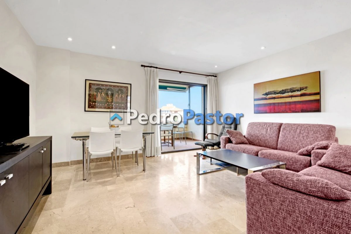 AP191 - Apartamento de 2 dormitorios en 1ª línea de playa en el km 4,5 de Las Marinas en Dénia.