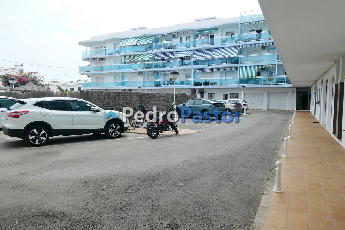 AP194 - Apartamento de 2 dormitorios en 1ª línea de playa en Las Marinas en Dénia