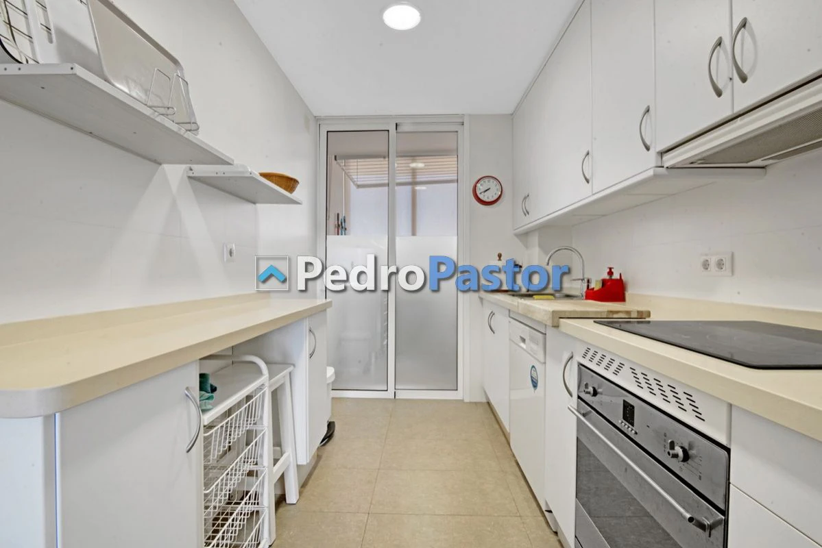 AP191 - Apartamento de 2 dormitorios en 1ª línea de playa en el km 4,5 de Las Marinas en Dénia.