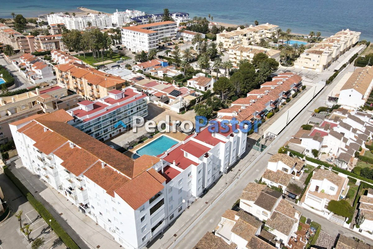 AP194 - Apartamento de 2 dormitorios en 1ª línea de playa en Las Marinas en Dénia
