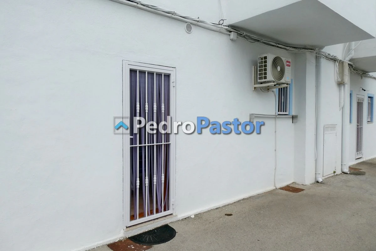 AP194 - Apartamento de 2 dormitorios en 1ª línea de playa en Las Marinas en Dénia