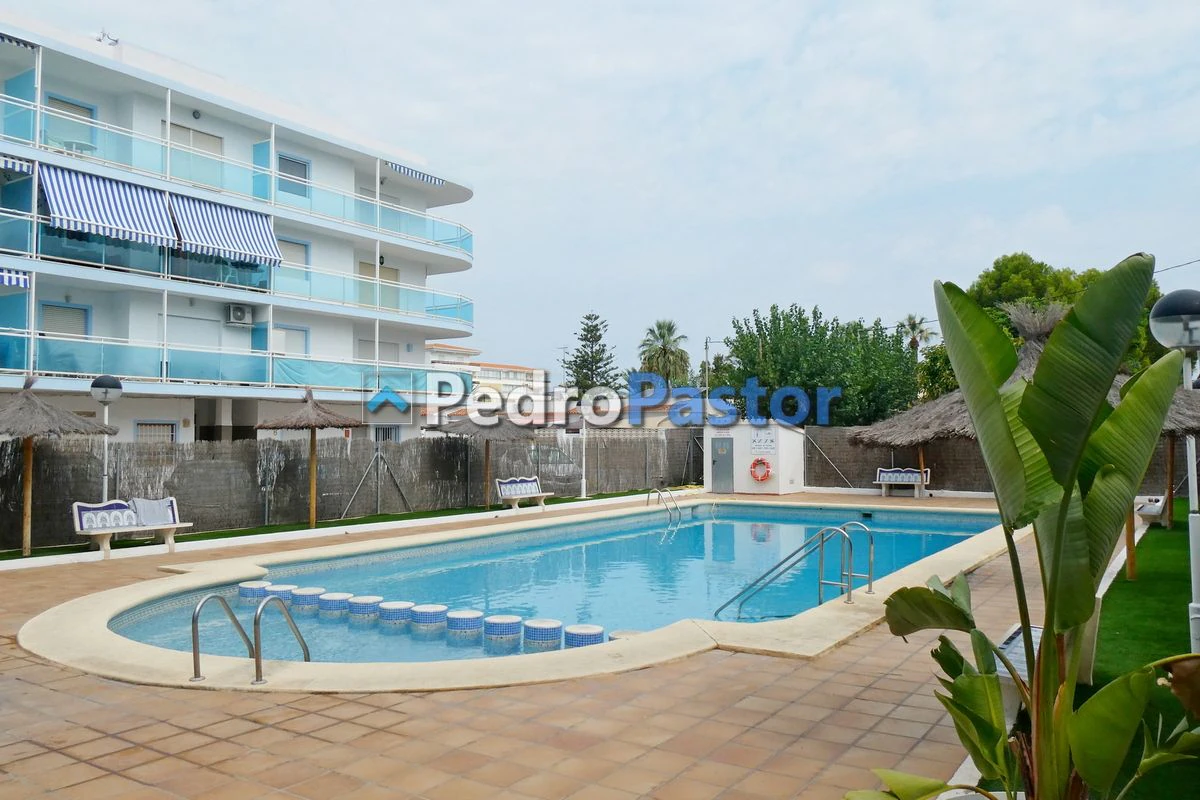 AP194 - Apartamento de 2 dormitorios en 1ª línea de playa en Las Marinas en Dénia