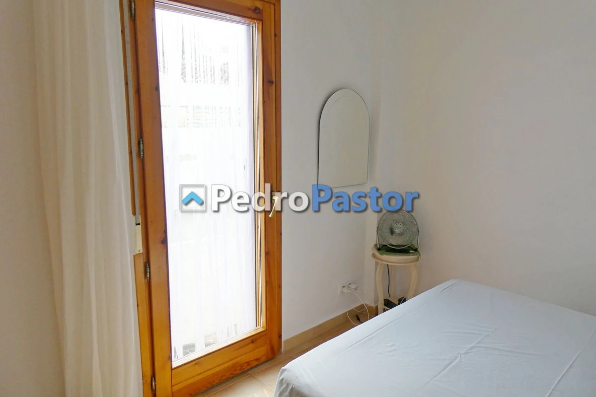 AP194 - Apartamento de 2 dormitorios en 1ª línea de playa en Las Marinas en Dénia
