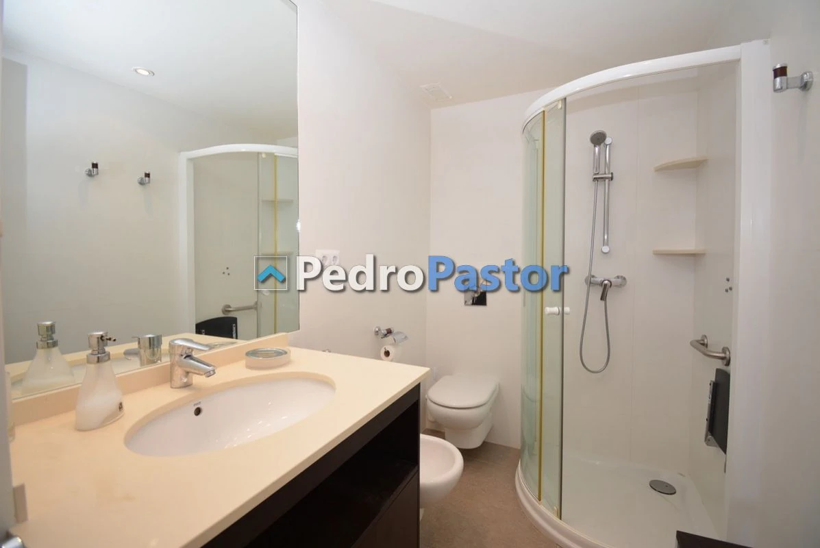 AP191 - Apartamento de 2 dormitorios en 1ª línea de playa en el km 4,5 de Las Marinas en Dénia.